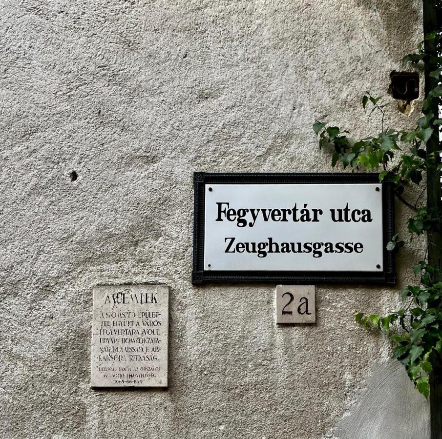 Varga Apartman Sopron Esterno foto
