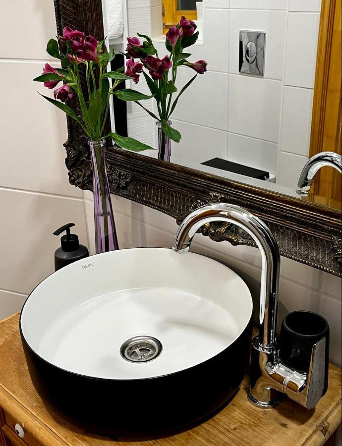 Varga Apartman Sopron Esterno foto